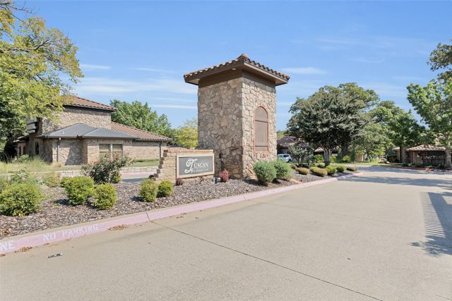 550 N Walnut Creek Drive 100-D, Mansfield, TX 76063