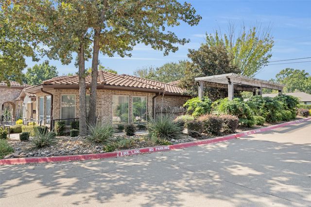 550 N Walnut Creek Drive 100-D, Mansfield, TX 76063