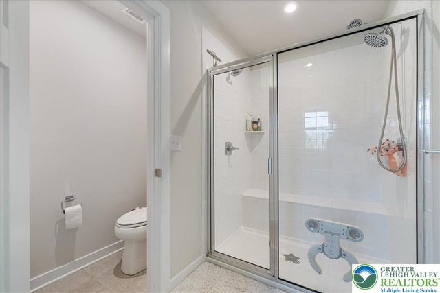 1064 Woodmont Lane, North Catasauqua Bor, PA 18032