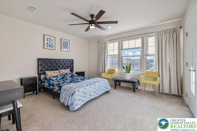 1064 Woodmont Lane, North Catasauqua Bor, PA 18032