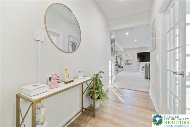 1064 Woodmont Lane, North Catasauqua Bor, PA 18032