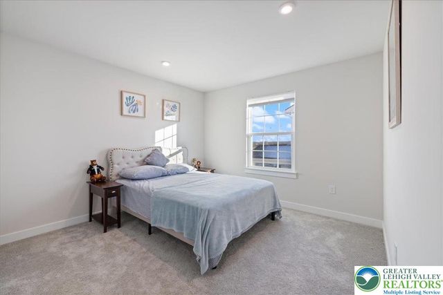 1064 Woodmont Lane, North Catasauqua Bor, PA 18032