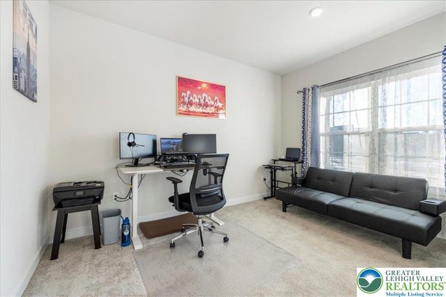 1064 Woodmont Lane, North Catasauqua Bor, PA 18032