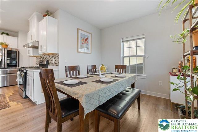 1064 Woodmont Lane, North Catasauqua Bor, PA 18032