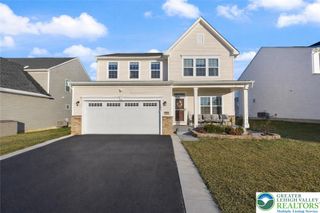 1064 Woodmont Lane, North Catasauqua Bor, PA 18032