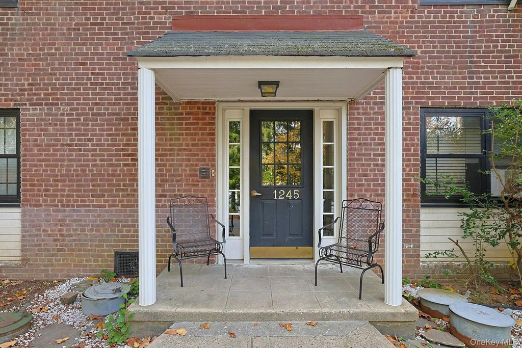 1245 California Road b23, Eastchester, NY 10709