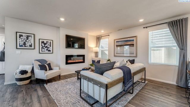 6436 Polar Dr, Pasco, WA 99301