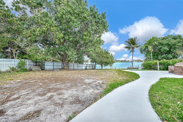 6325 W 12th Ave, Hialeah, FL 33012