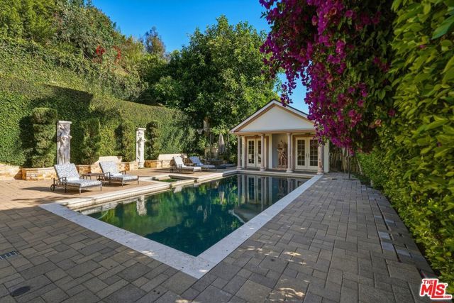 900 Chantilly Road, Los Angeles, CA 90077