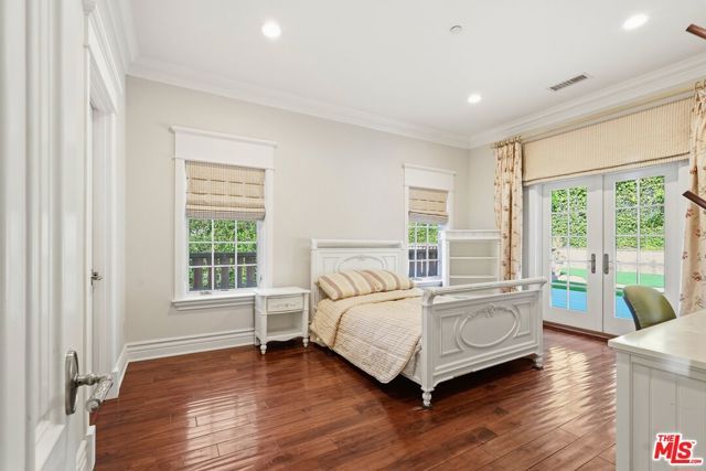 900 Chantilly Road, Los Angeles, CA 90077