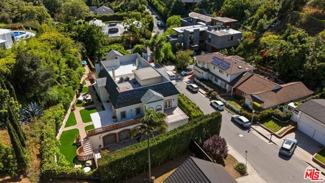 900 Chantilly Road, Los Angeles, CA 90077
