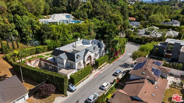 900 Chantilly Road, Los Angeles, CA 90077