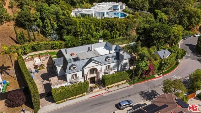 900 Chantilly Road, Los Angeles, CA 90077