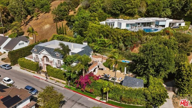 900 Chantilly Road, Los Angeles, CA 90077