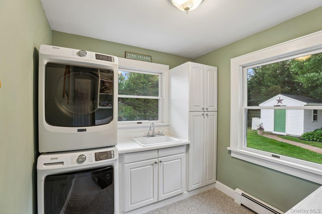 10 Boyd Avenue, Bay Shore, NY 11706