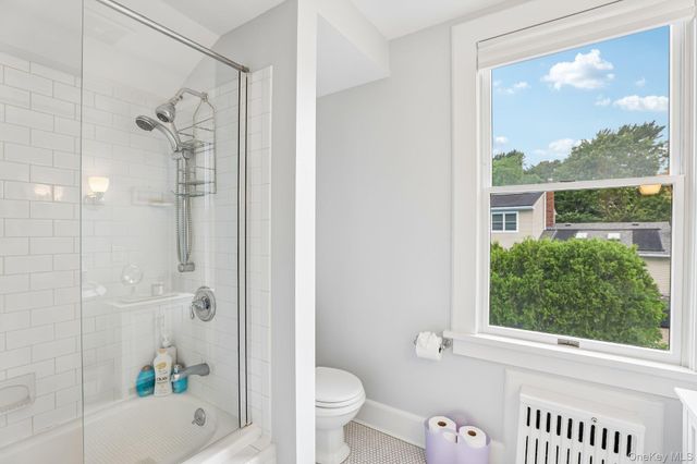 10 Boyd Avenue, Bay Shore, NY 11706