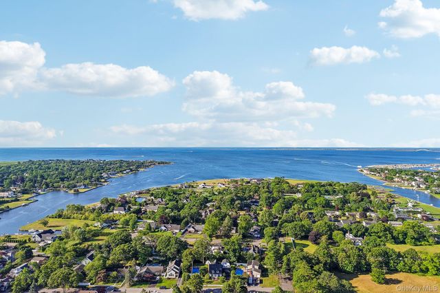10 Boyd Avenue, Bay Shore, NY 11706