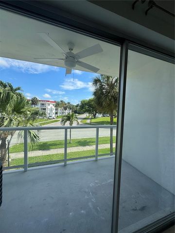 1600 NE 114th St 204, Miami, FL 33181