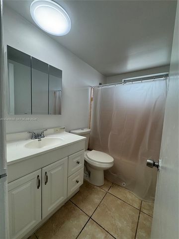 1600 NE 114th St 204, Miami, FL 33181
