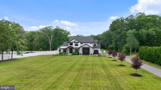 2731 FRIES MILL RD, Williamstown, NJ 08094