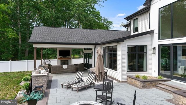 2731 FRIES MILL RD, Williamstown, NJ 08094
