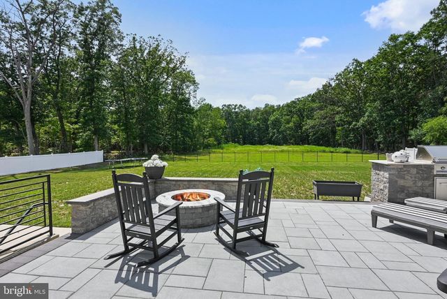 2731 FRIES MILL RD, Williamstown, NJ 08094