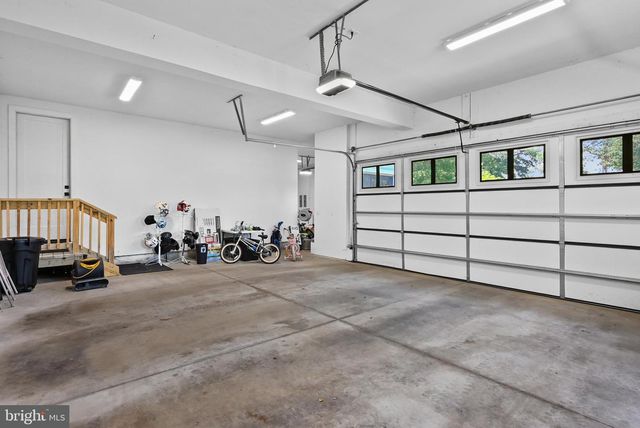 2731 FRIES MILL RD, Williamstown, NJ 08094