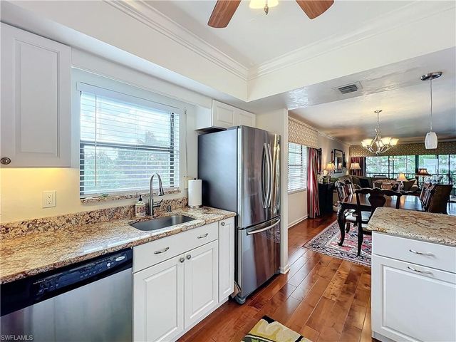 1065 8th ST S # 203, Naples, FL 34102