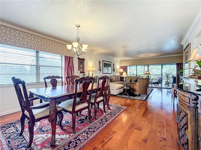 1065 8th ST S # 203, Naples, FL 34102