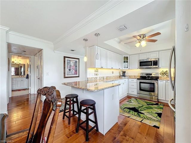 1065 8th ST S # 203, Naples, FL 34102