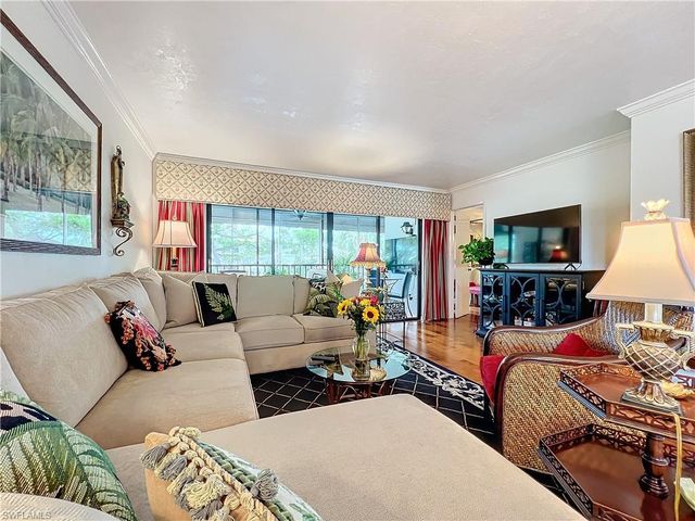 1065 8th ST S # 203, Naples, FL 34102