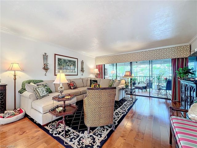 1065 8th ST S # 203, Naples, FL 34102