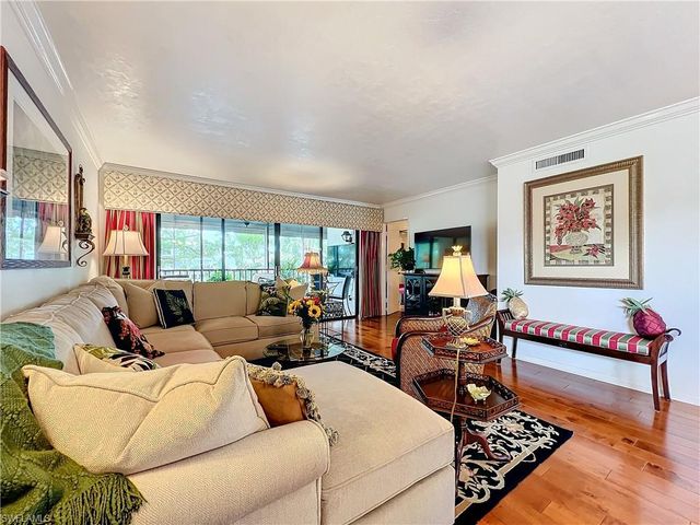 1065 8th ST S # 203, Naples, FL 34102