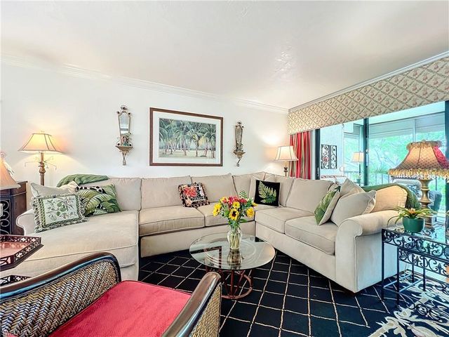 1065 8th ST S # 203, Naples, FL 34102