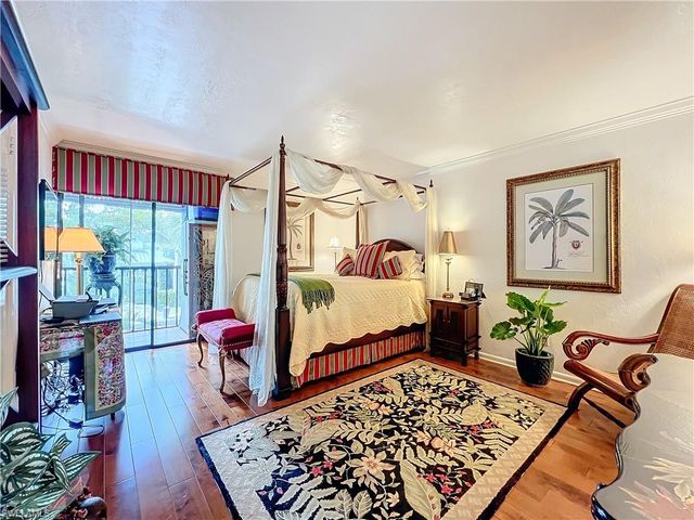 1065 8th ST S # 203, Naples, FL 34102