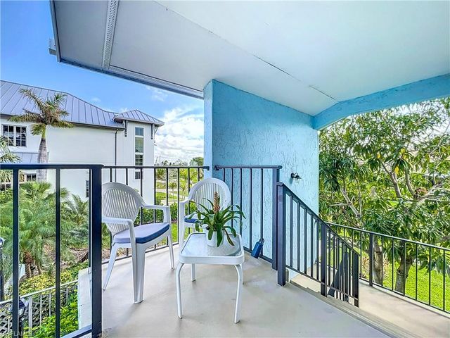 1065 8th ST S # 203, Naples, FL 34102