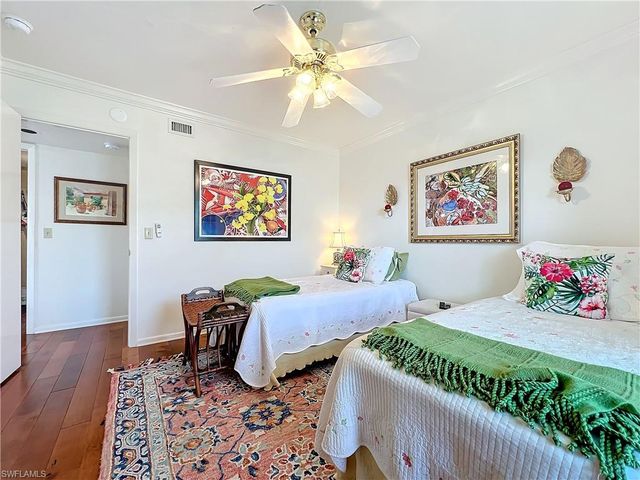 1065 8th ST S # 203, Naples, FL 34102