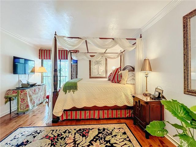 1065 8th ST S # 203, Naples, FL 34102