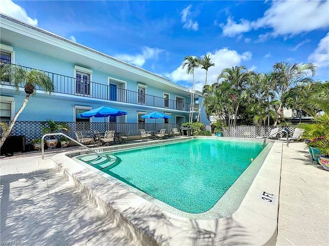 1065 8th ST S # 203, Naples, FL 34102