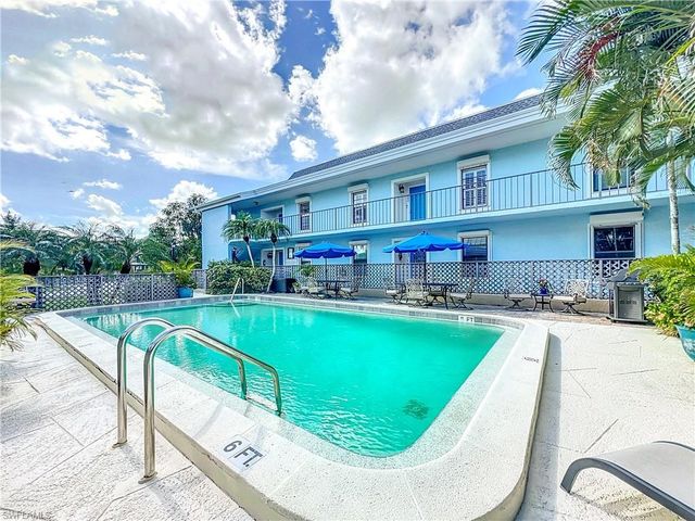 1065 8th ST S # 203, Naples, FL 34102