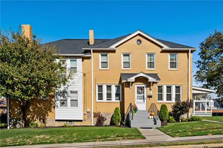 2651 Pioneer Ave, Brookline, PA 15226