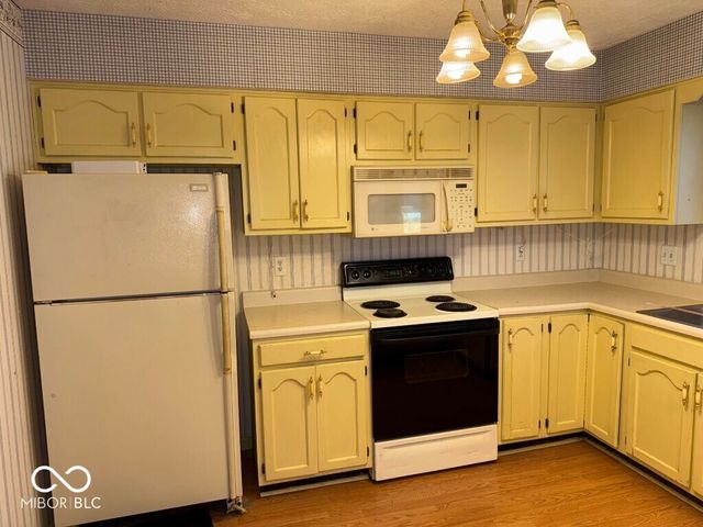 691 Sunbeam Circle, Indianapolis, IN 46231