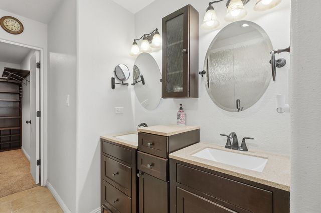 3615 Yipee Calle Court NW, Albuquerque, NM 87120