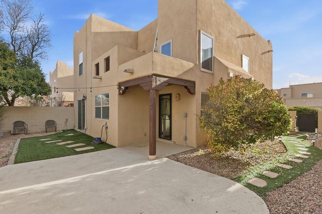 3615 Yipee Calle Court NW, Albuquerque, NM 87120