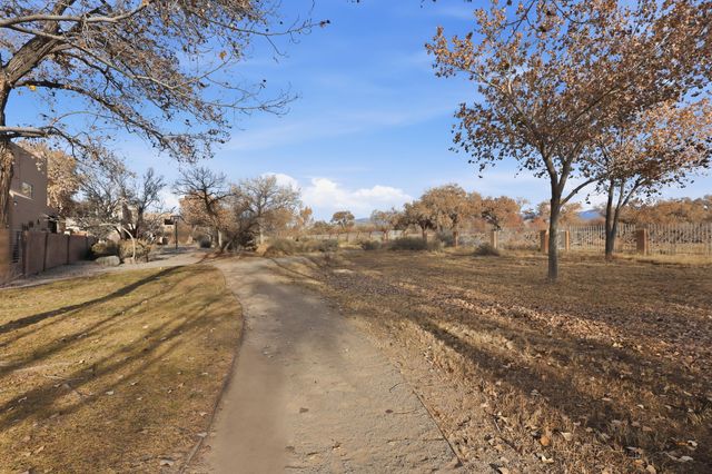 3615 Yipee Calle Court NW, Albuquerque, NM 87120