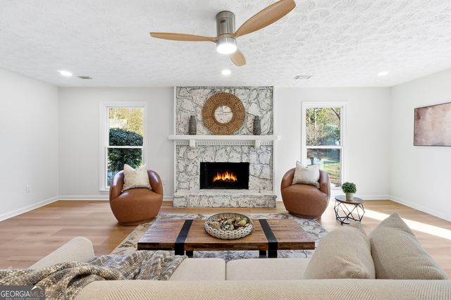 4146 Chimney Lake Drive NE, Roswell, GA 30075