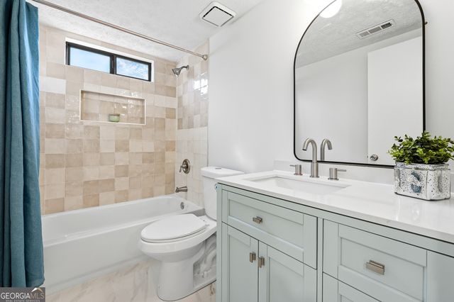 4146 Chimney Lake Drive NE, Roswell, GA 30075