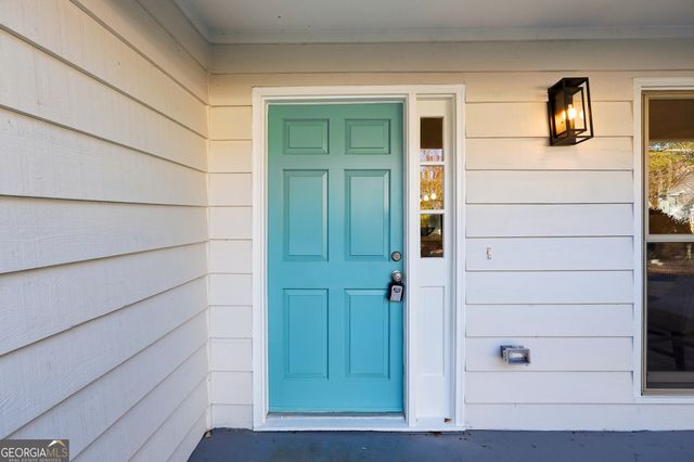 4146 Chimney Lake Drive NE, Roswell, GA 30075