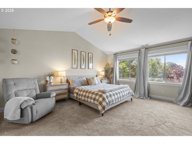 5102 E LONGEST Dr, Newberg, OR 97132