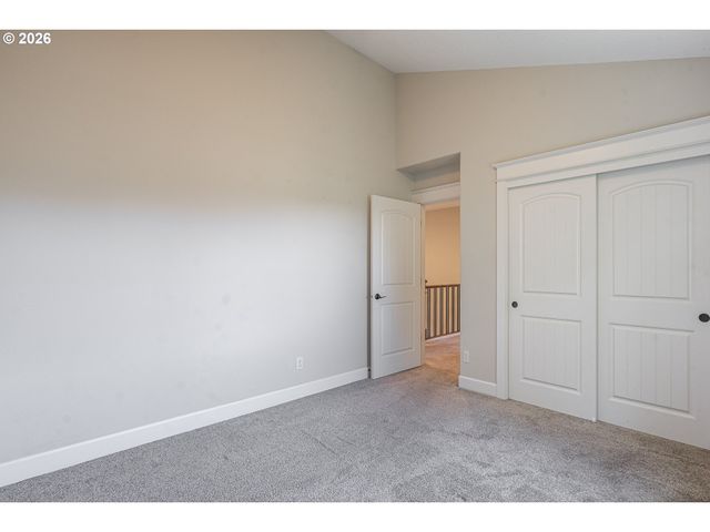 5102 E LONGEST Dr, Newberg, OR 97132